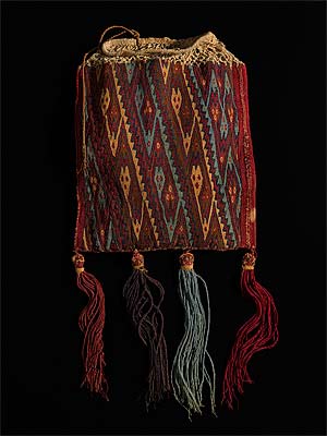 Орнаментированный мешочек, сотканный из шерсти и хлопка. Культура наска.